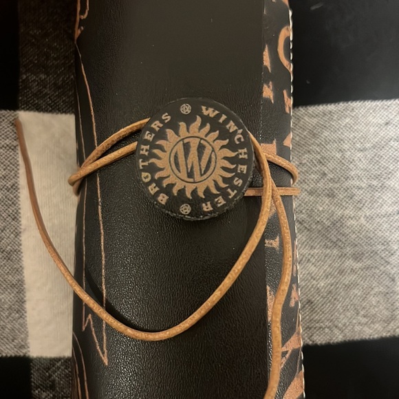 Supernatural Roll Up Leather Pen Case. - Picture 4 of 7